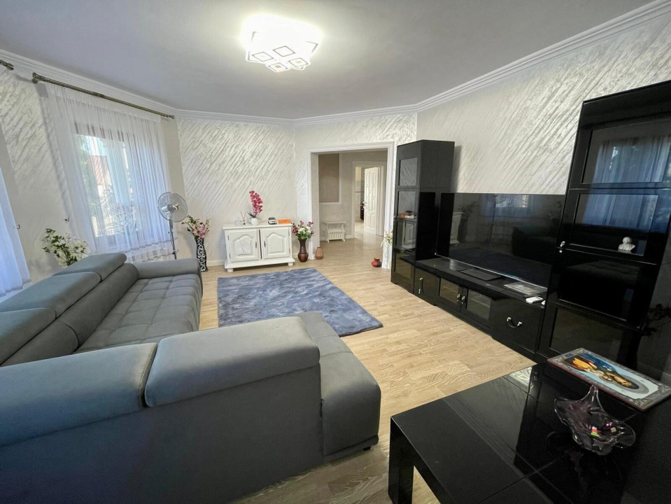 VILĂ SPAȚIOASĂ 360 MP | 8 camere