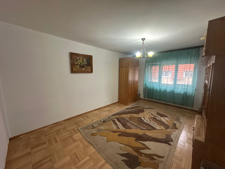 Apartament 3 camere | 68 mp | Zona centrala | 64.000 EURO