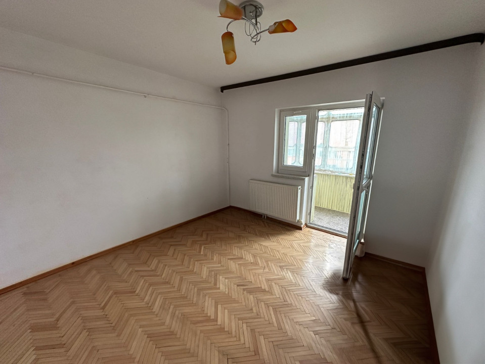 Apartament 3 camere | 68 mp | Zona centrala | 64.000 EURO