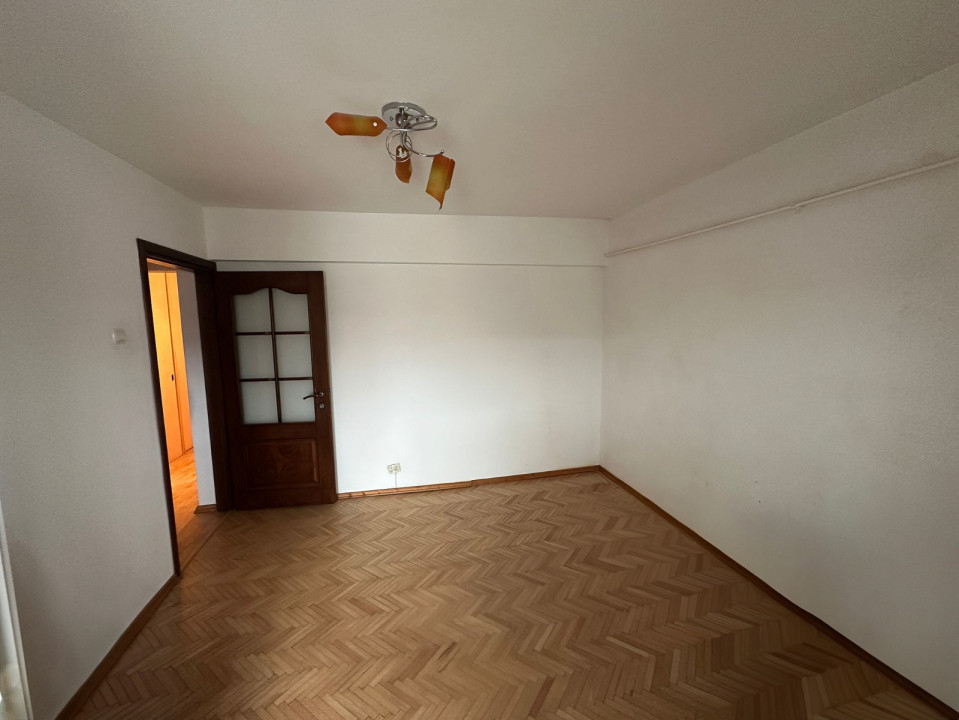 Apartament 3 camere | 68 mp | Zona centrala | 64.000 EURO