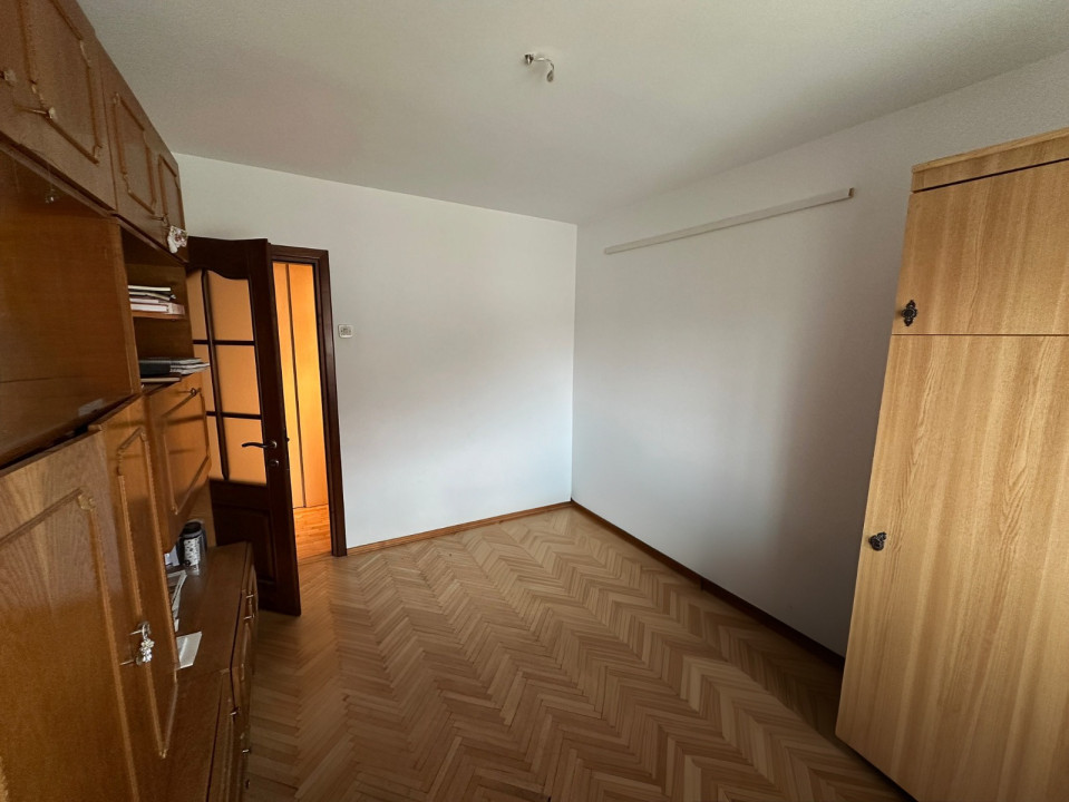 Apartament 3 camere | 68 mp | Zona centrala | 64.000 EURO