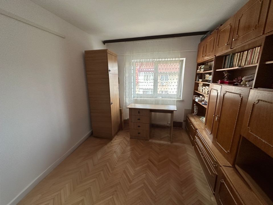 Apartament 3 camere | 68 mp | Zona centrala | 64.000 EURO