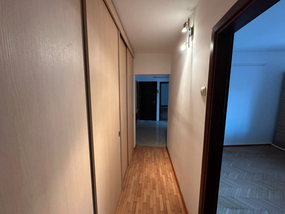 Apartament 3 camere | 68 mp | Zona centrala | 64.000 EURO