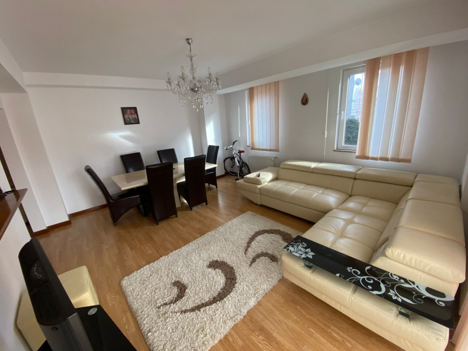 Apartament de vanzare-Mihai Viteazul (deasupra la UNICARM)