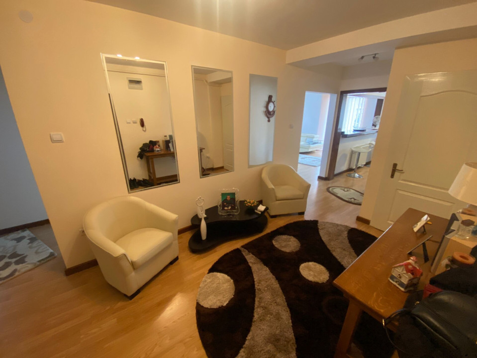 Apartament de vanzare-Mihai Viteazul (deasupra la UNICARM)