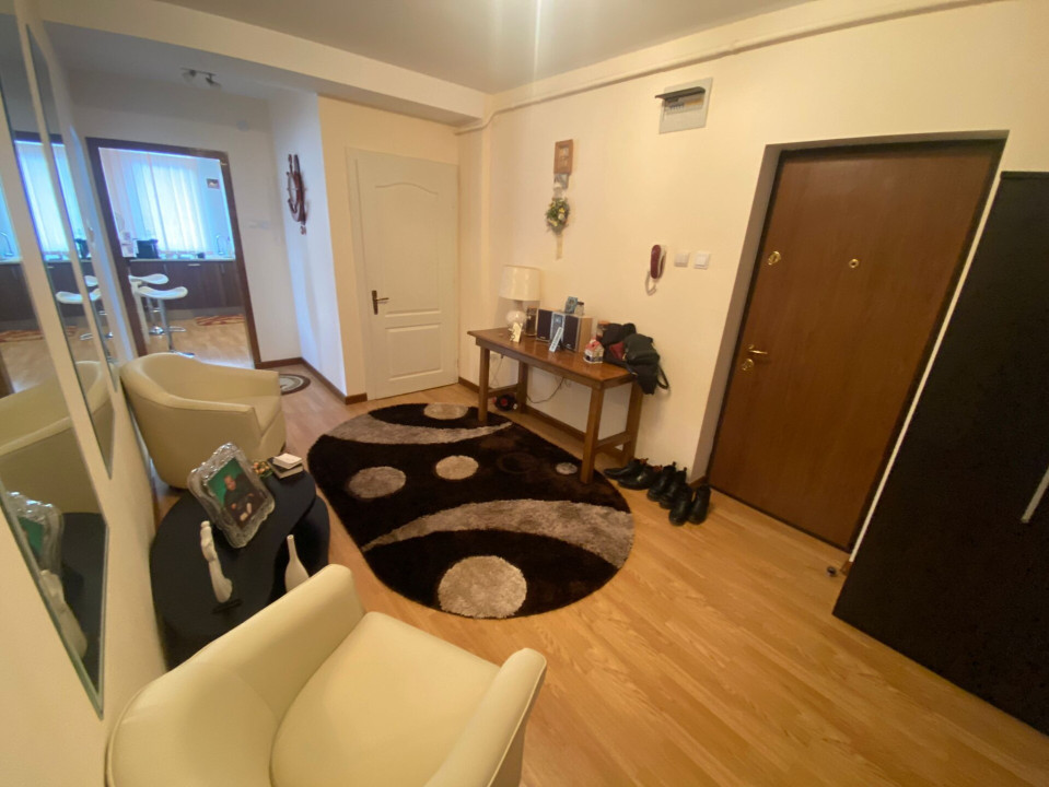 Apartament de vanzare-Mihai Viteazul (deasupra la UNICARM)