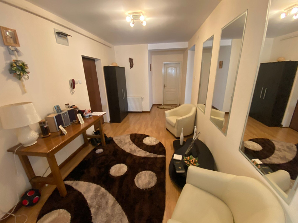 Apartament de vanzare-Mihai Viteazul (deasupra la UNICARM)