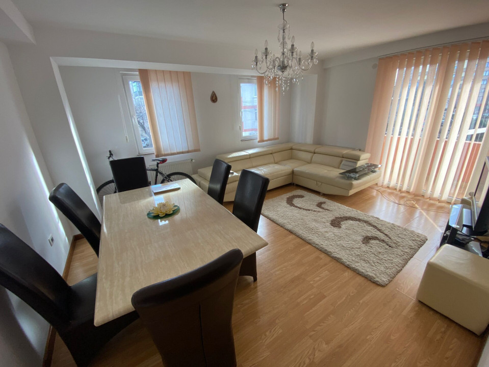 Apartament de vanzare-Mihai Viteazul (deasupra la UNICARM)