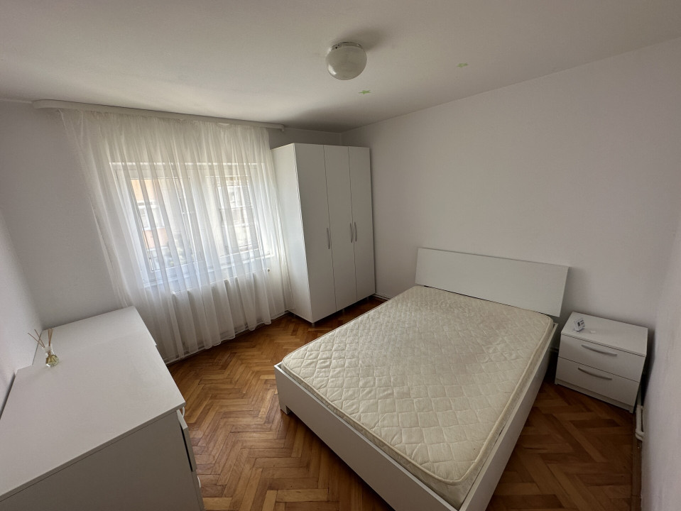 Apartament 3 camere - zona OBOR