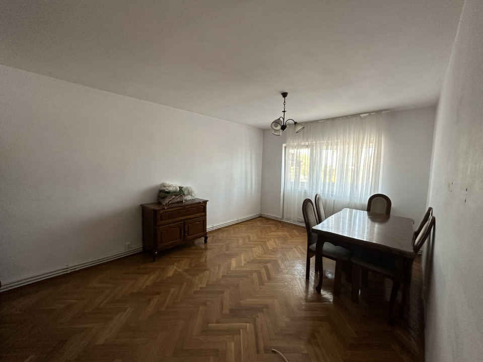 Apartament 3 camere - zona OBOR