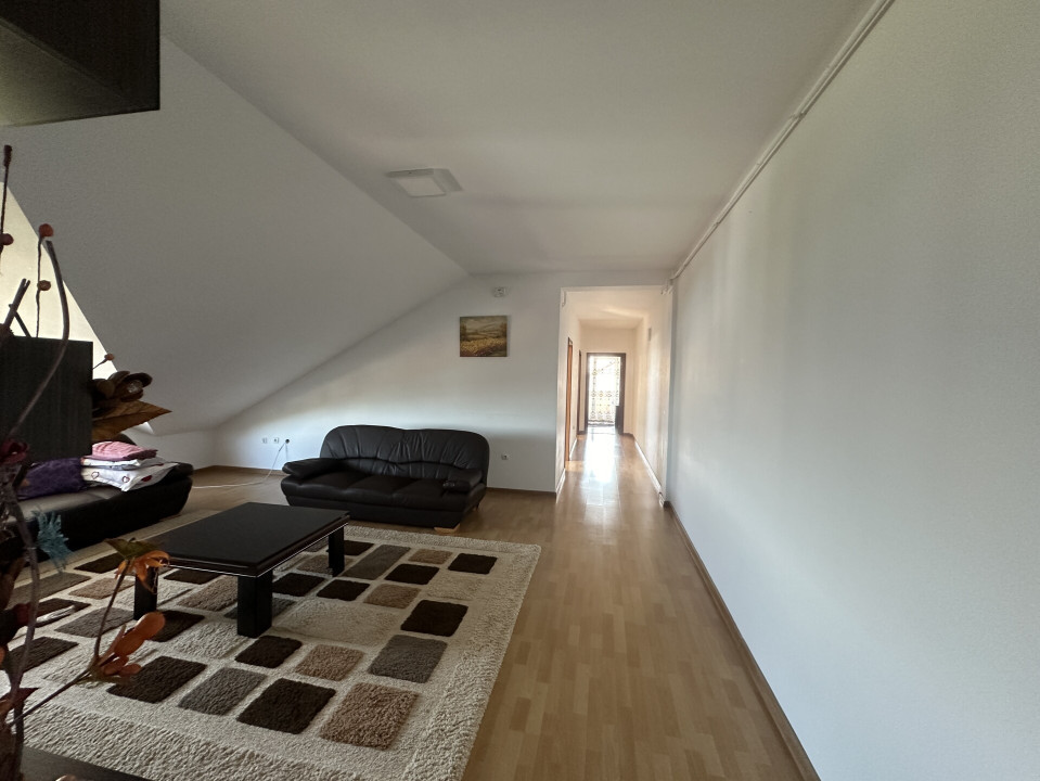 Apartament cu 3 Camere și Loc de Parcare - 80 m