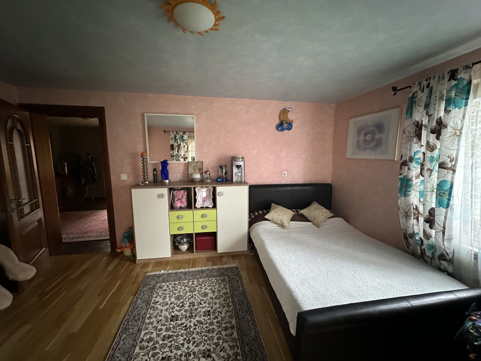 Vilă Spațioasă | 6 camere | 900 mp teren